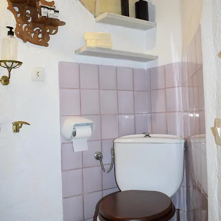 L'ancora De Bara Konukevi 3*